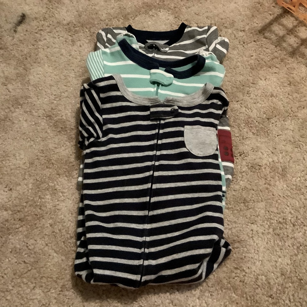 Carter’s baby pajamas set of 3